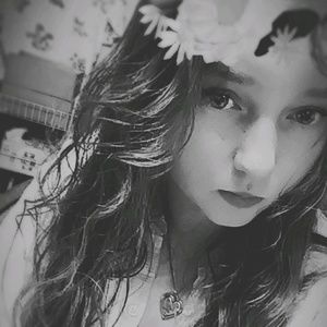 Meet your Posher, Clarissa